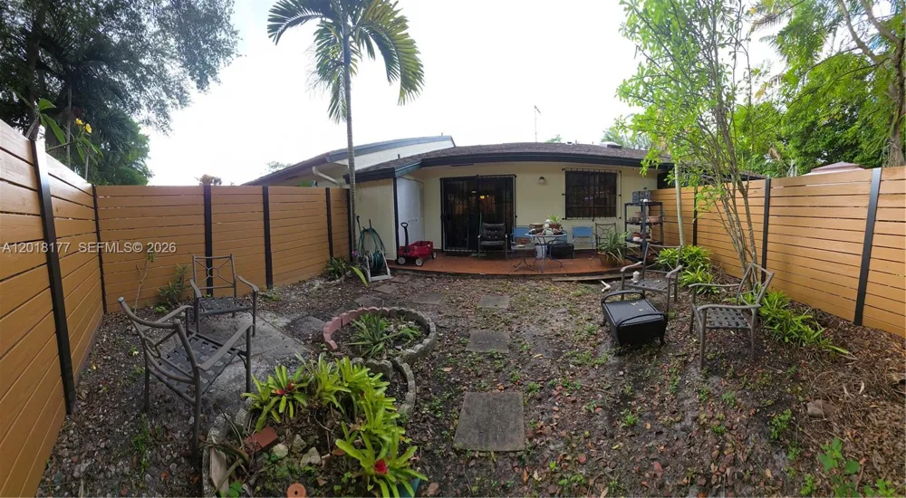 10908 SW 72nd St #215 Miami, FL 33173