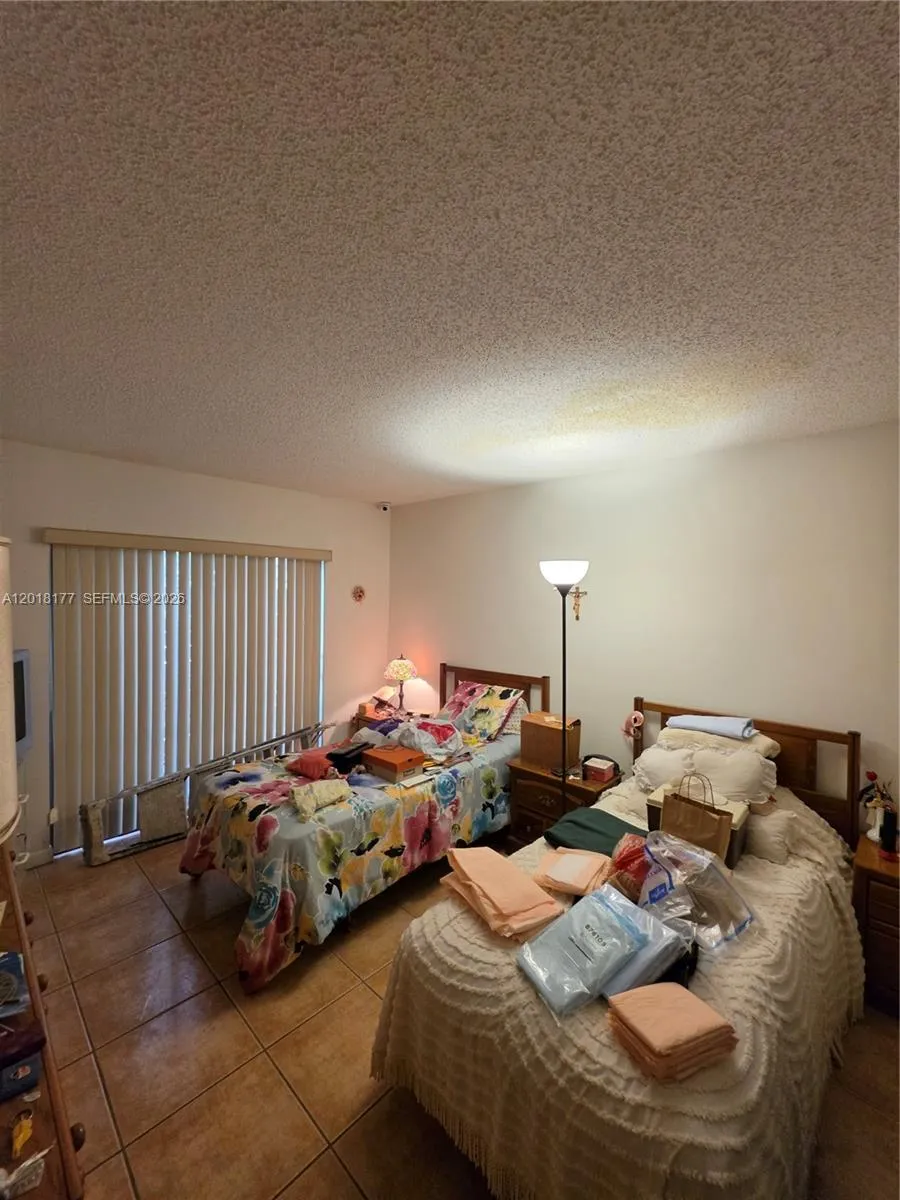 10908 SW 72nd St #215 Miami, FL 33173