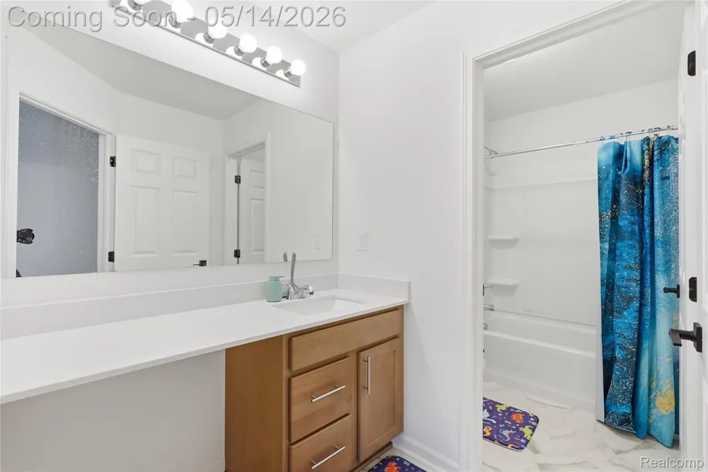 20975 Calabrese Drive Lyon Charter Township, MI 48178