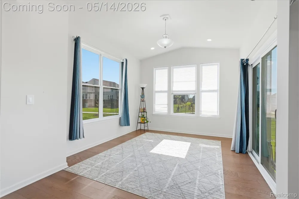 20975 Calabrese Drive Lyon Charter Township, MI 48178