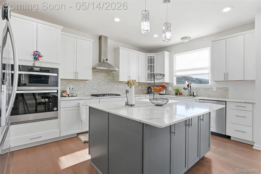 20975 Calabrese Drive Lyon Charter Township, MI 48178