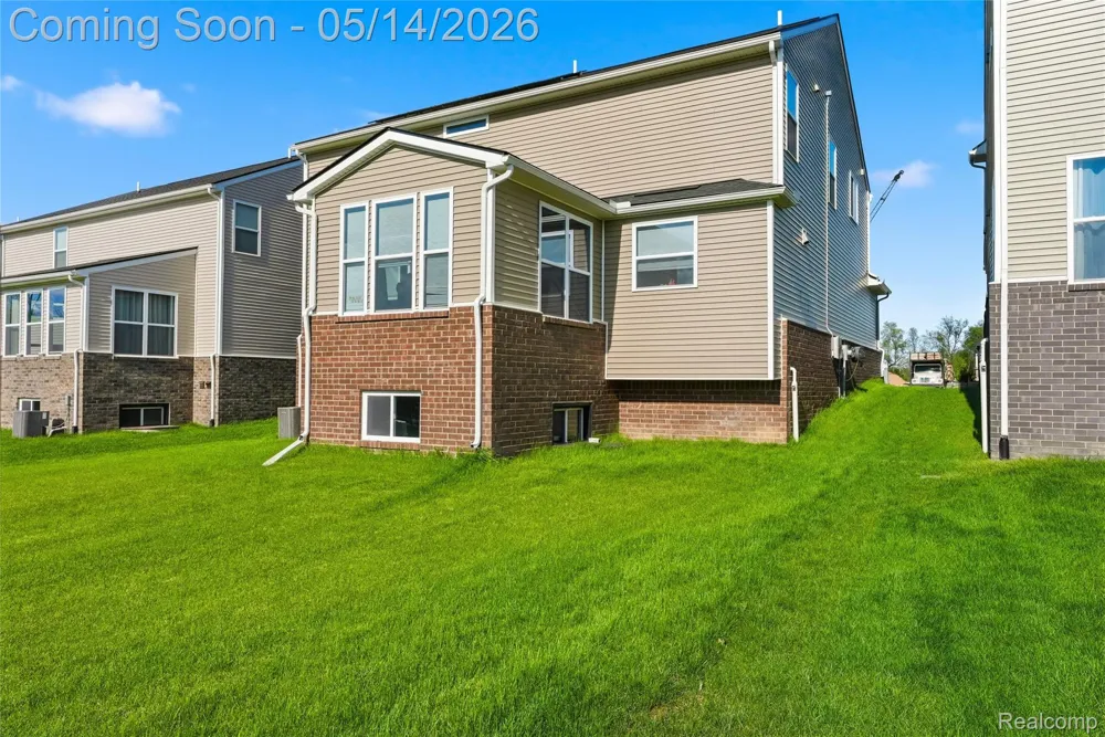 20975 Calabrese Drive Lyon Charter Township, MI 48178