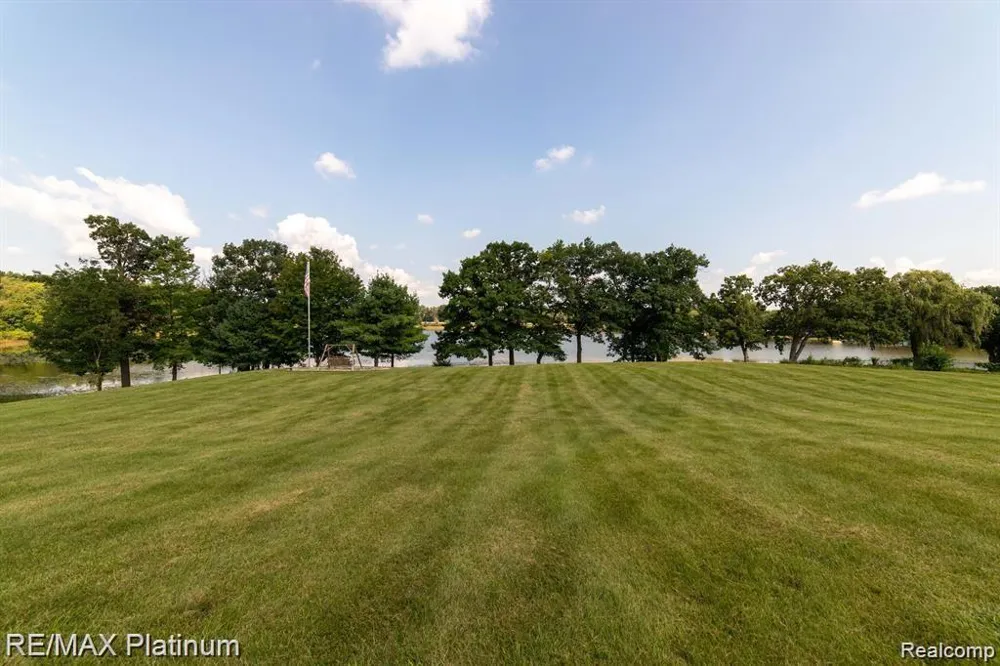 5992 Alan Drive #22 Brighton City, MI 48116