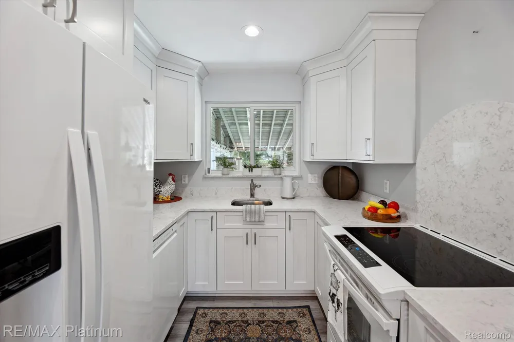 5992 Alan Drive #22 Brighton City, MI 48116