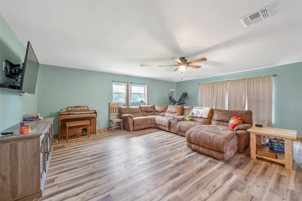 7037 E U.S. HWY 80 Hawkins, TX 75765