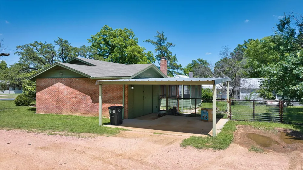 325 E Rainey Street Mason, TX 76856