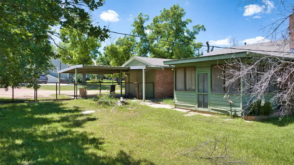 325 E Rainey Street Mason, TX 76856