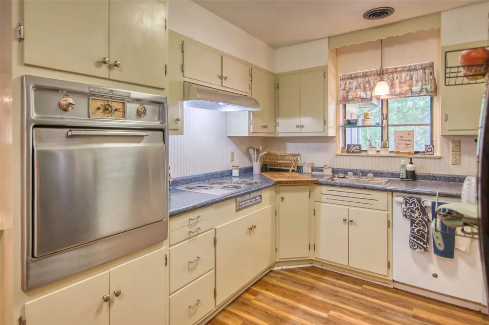 325 E Rainey Street Mason, TX 76856