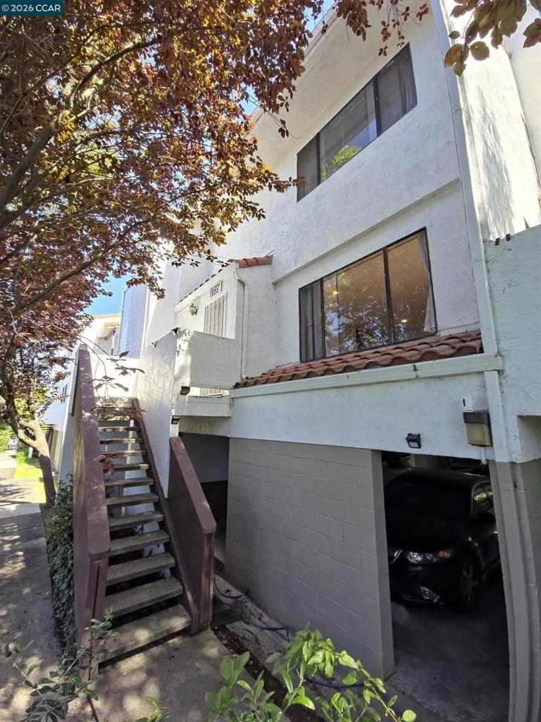 1739 Dalessi Dr Pinole, CA 94564