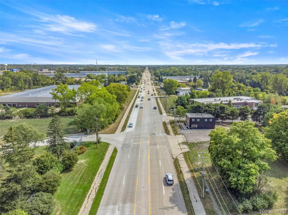 44911 Grand River Avenue Novi City, MI 48375