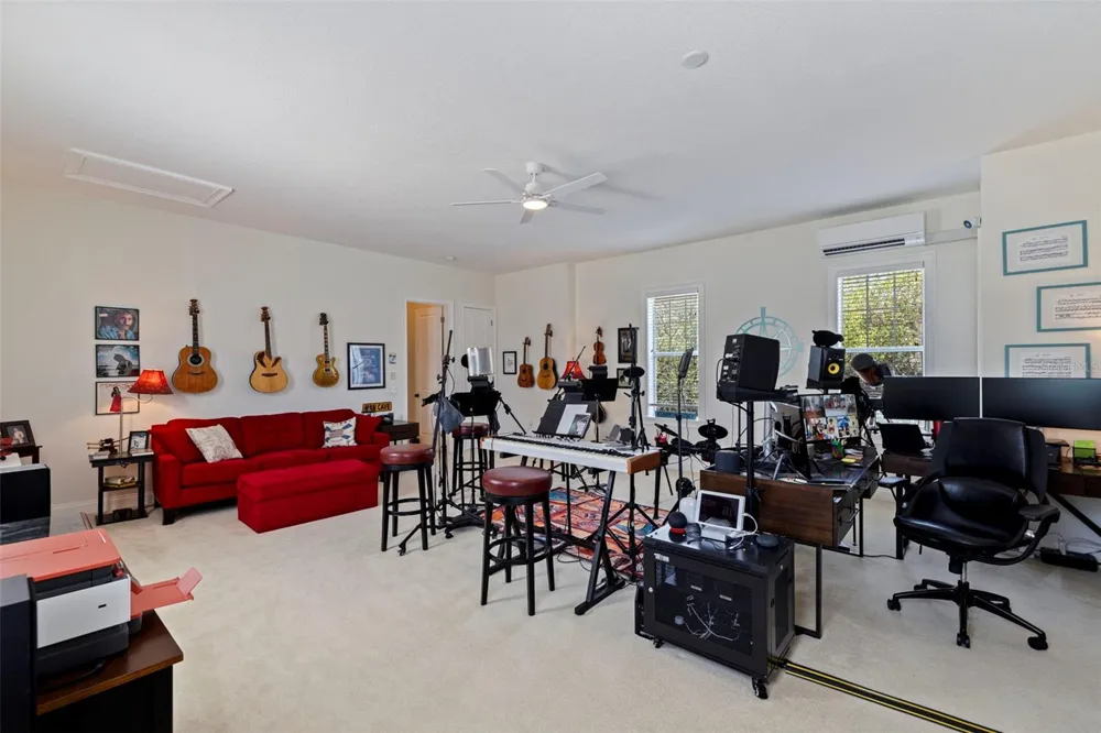 125 COMMONWEALTH COURT St Petersburg, FL 33716