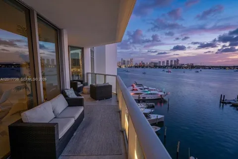 17301 Biscayne Blvd #605