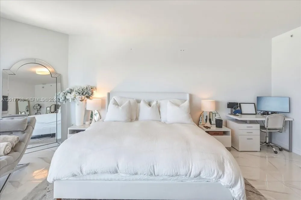 17301 Biscayne Blvd #605 North Miami Beach, FL 33160