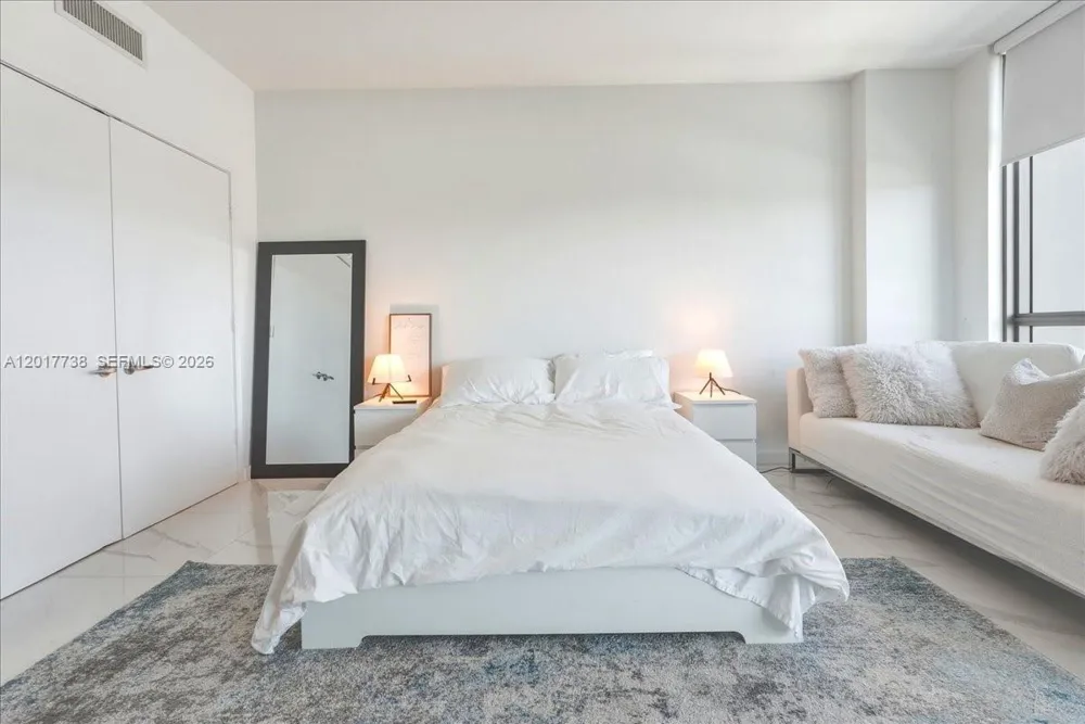 17301 Biscayne Blvd #605 North Miami Beach, FL 33160
