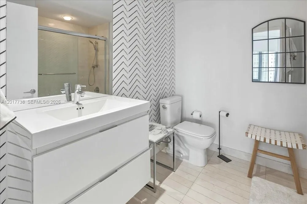 17301 Biscayne Blvd #605 North Miami Beach, FL 33160