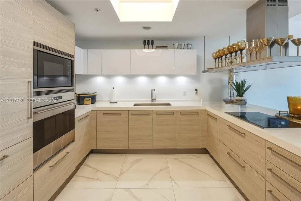 17301 Biscayne Blvd #605 North Miami Beach, FL 33160