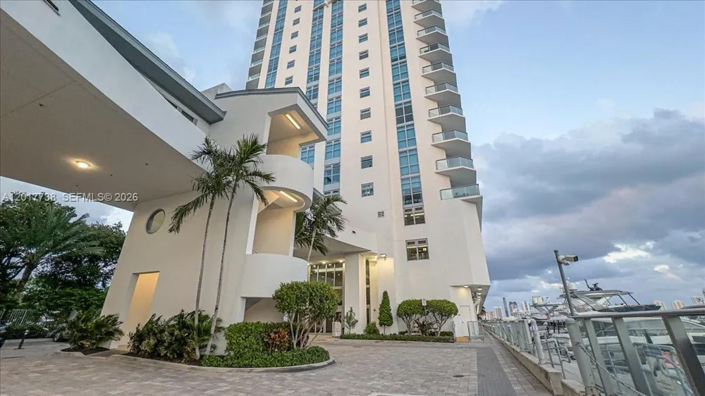 17301 Biscayne Blvd #605 North Miami Beach, FL 33160