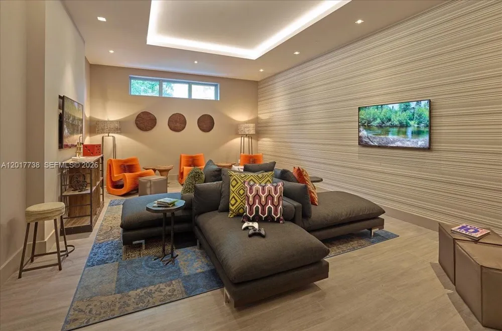 17301 Biscayne Blvd #605 North Miami Beach, FL 33160
