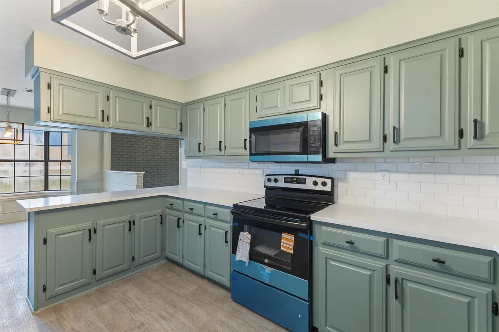 312 E Cottonwood Street Leonard, TX 75452