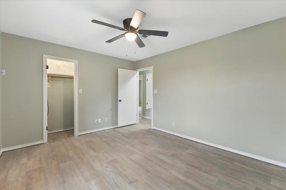 312 E Cottonwood Street Leonard, TX 75452