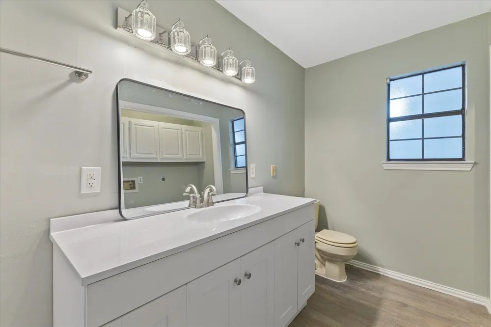 312 E Cottonwood Street Leonard, TX 75452