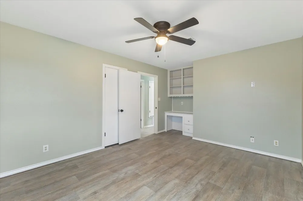 312 E Cottonwood Street Leonard, TX 75452
