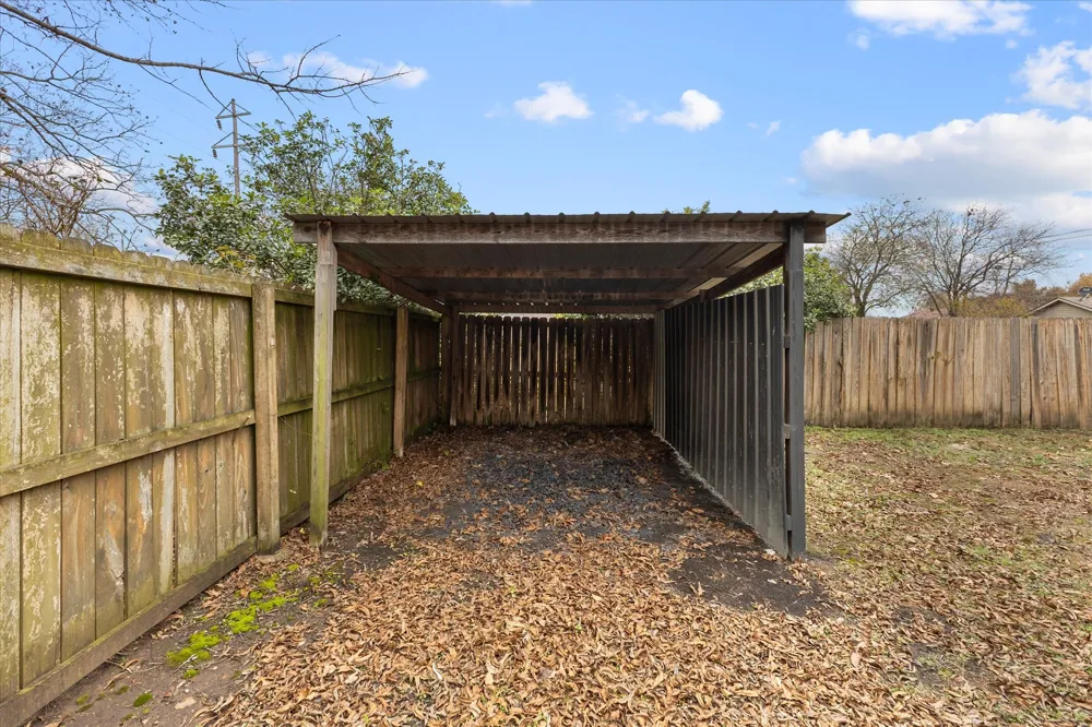 312 E Cottonwood Street Leonard, TX 75452