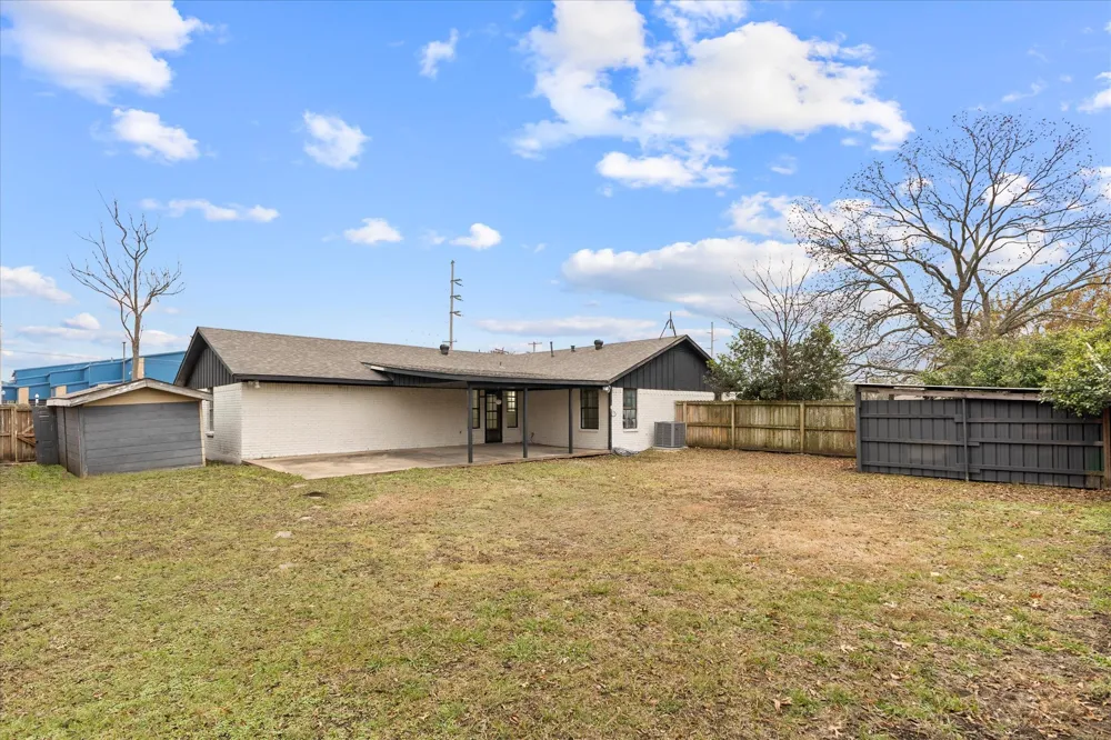 312 E Cottonwood Street Leonard, TX 75452