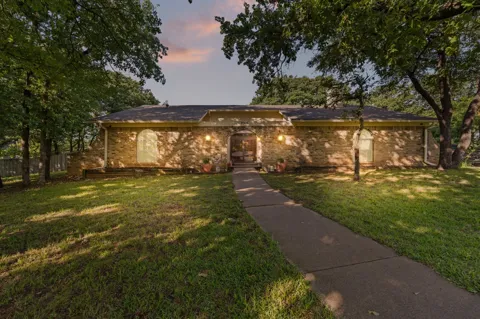 2005 Meadow Drive