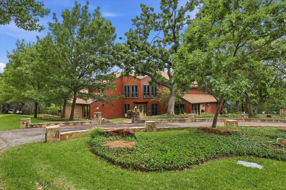 122 Brookdale Drive Highland Village, TX 75077