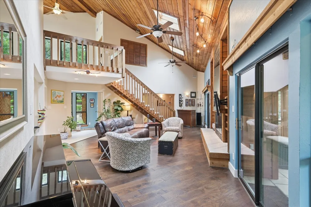 122 Brookdale Drive Highland Village, TX 75077