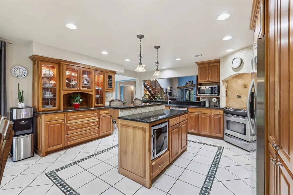 122 Brookdale Drive Highland Village, TX 75077