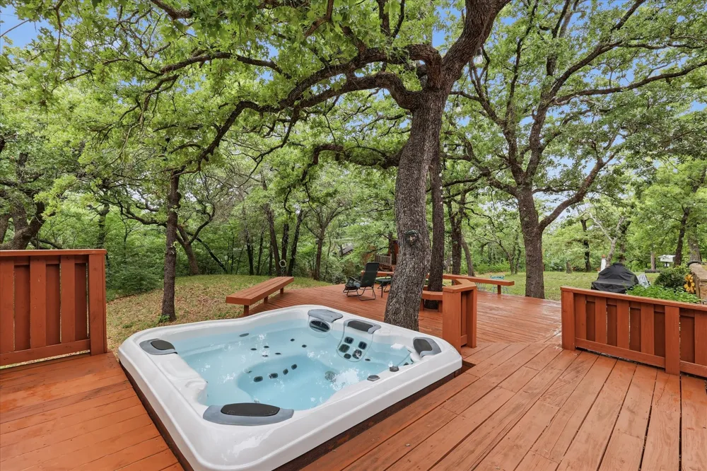 122 Brookdale Drive Highland Village, TX 75077