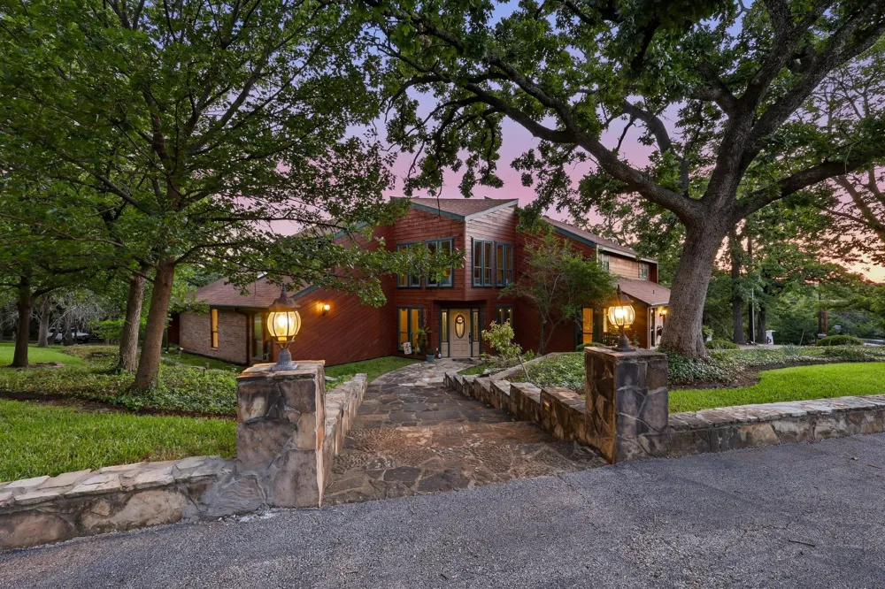 122 Brookdale Drive Highland Village, TX 75077