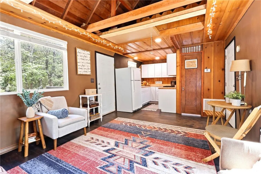 222 Craghill Cedar Glen, CA 92321