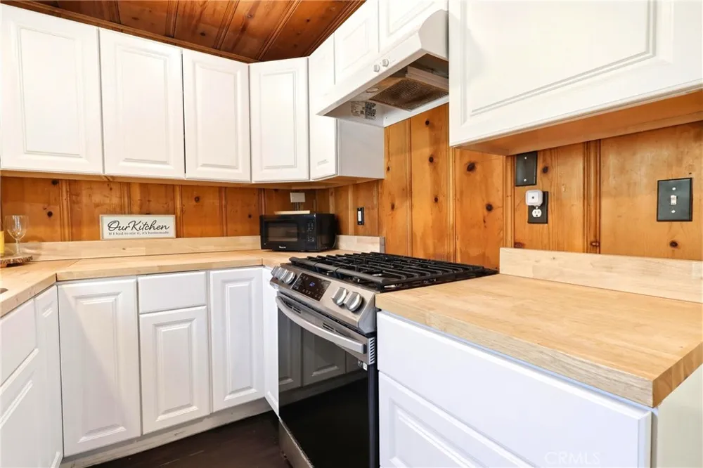 222 Craghill Cedar Glen, CA 92321