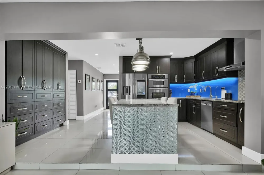 5241 SW 104th Ave Miami, FL 33165