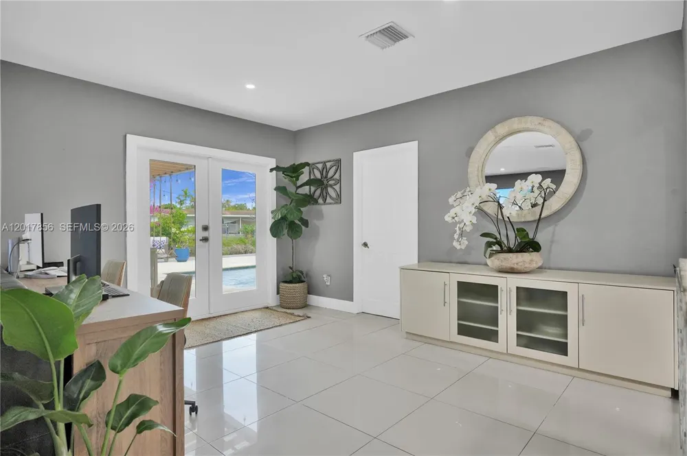 5241 SW 104th Ave Miami, FL 33165