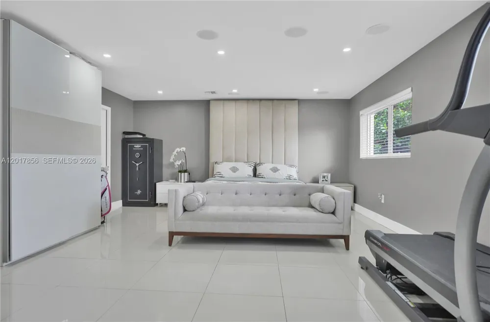 5241 SW 104th Ave Miami, FL 33165