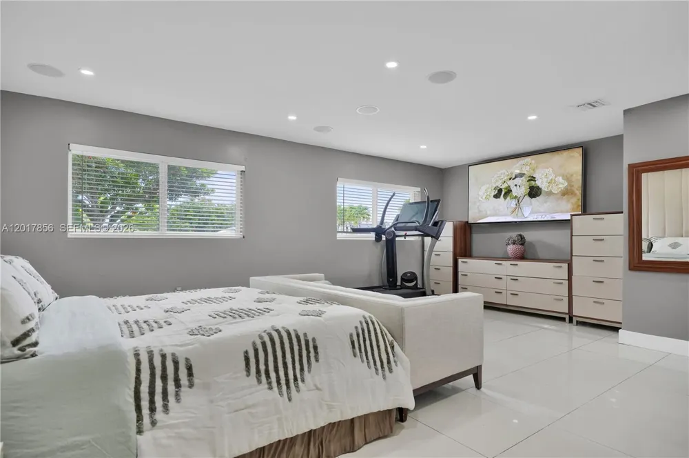 5241 SW 104th Ave Miami, FL 33165