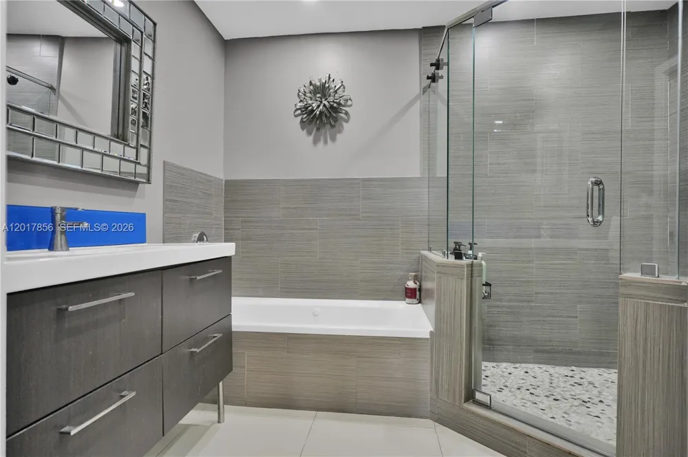 5241 SW 104th Ave Miami, FL 33165