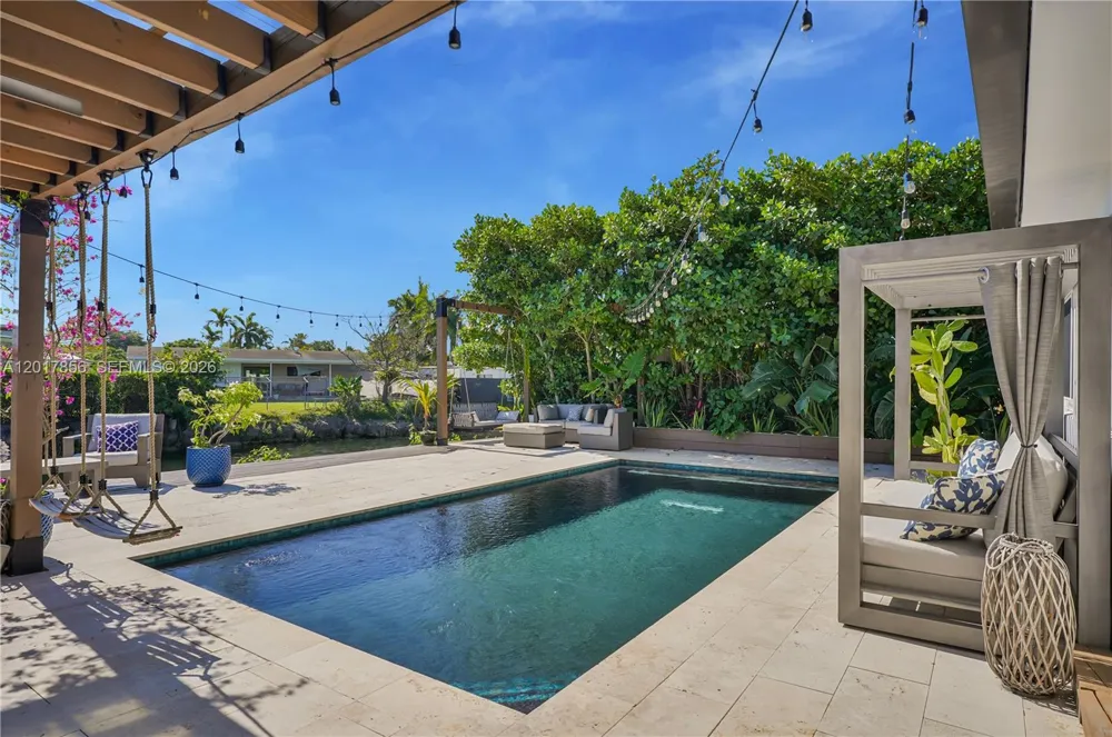 5241 SW 104th Ave Miami, FL 33165