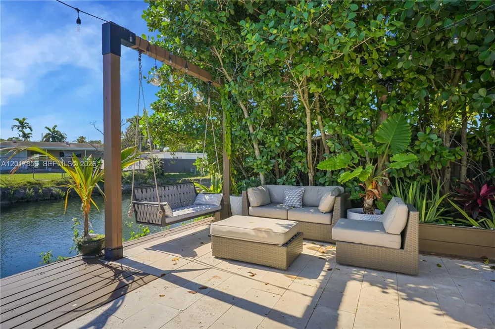 5241 SW 104th Ave Miami, FL 33165