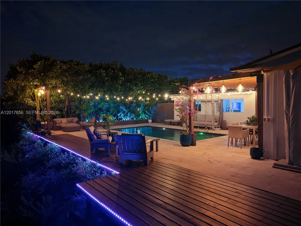 5241 SW 104th Ave Miami, FL 33165