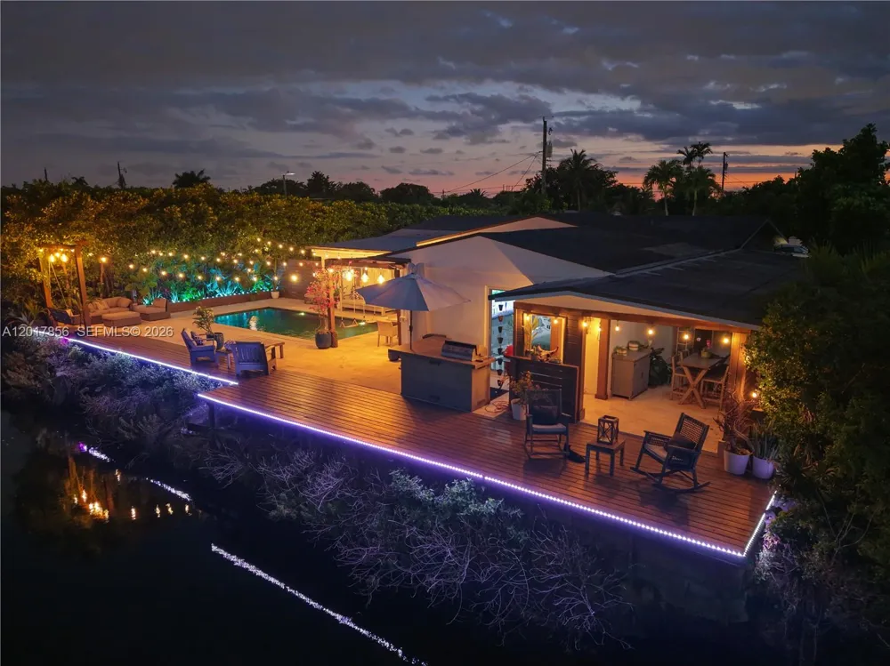 5241 SW 104th Ave Miami, FL 33165