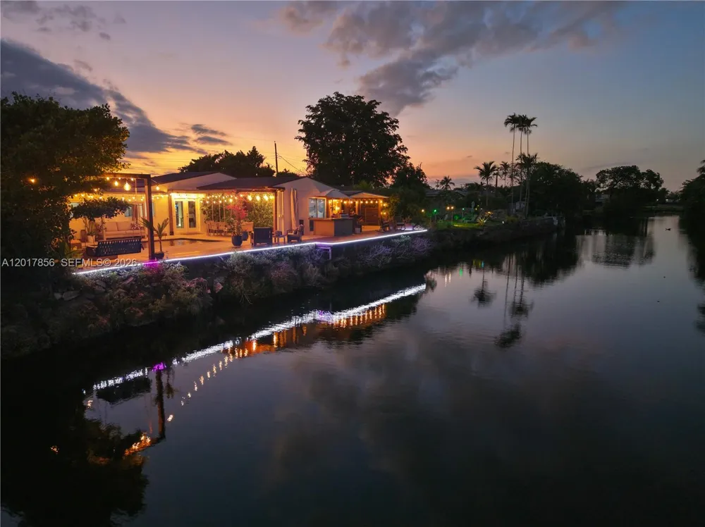 5241 SW 104th Ave Miami, FL 33165