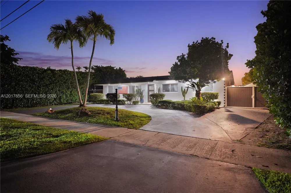 5241 SW 104th Ave Miami, FL 33165