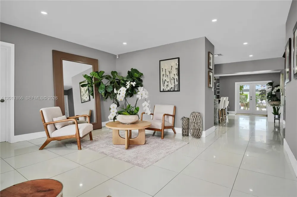 5241 SW 104th Ave Miami, FL 33165