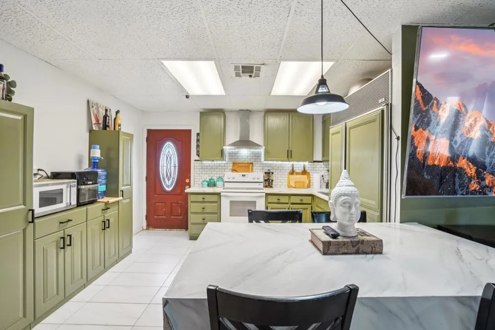2154 Riviera Court Thermal, CA 92274