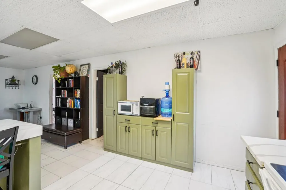 2154 Riviera Court Thermal, CA 92274